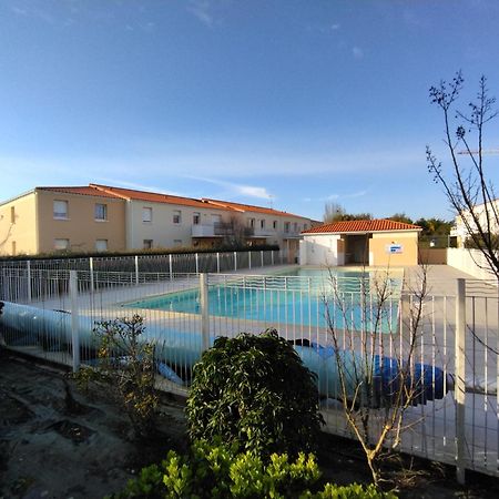 Appartement Dans Residence Au Calme Avec Piscine لي سابلِ دولونْ المظهر الخارجي الصورة