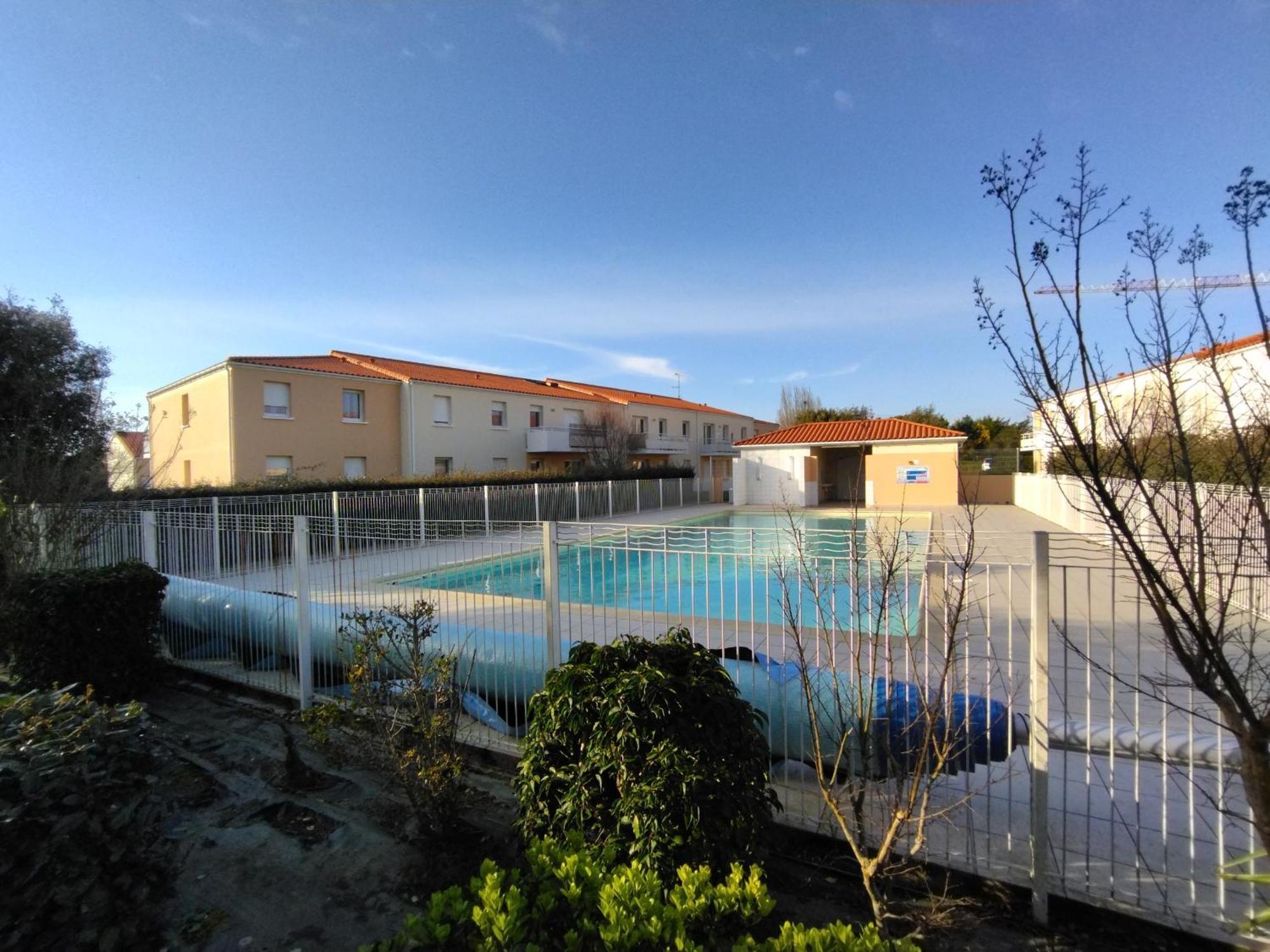 Appartement Dans Residence Au Calme Avec Piscine لي سابلِ دولونْ المظهر الخارجي الصورة