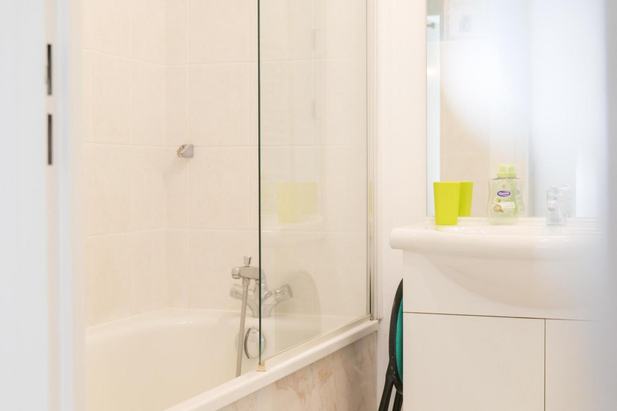 Appartement Dans Residence Au Calme Avec Piscine لي سابلِ دولونْ المظهر الخارجي الصورة